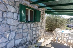 Robinzonska kuća Mir Podvrške Murter