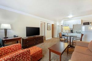 Best Western PLUS Mirage Hotel and Resort