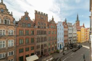 Climatic Apartment in Gdansks Old Town by Noclegi Renters