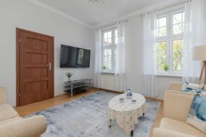 Climatic Apartment in Gdansks Old Town by Noclegi Renters