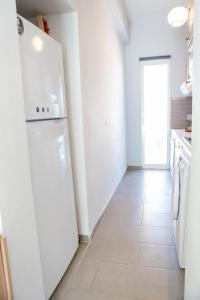 Sea Peek Apartment