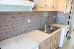 Sea Peek Apartment