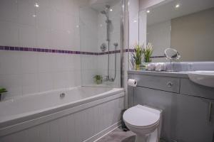 1 Bed Penthouse - Hot Tub - Roof Terrace - Parking