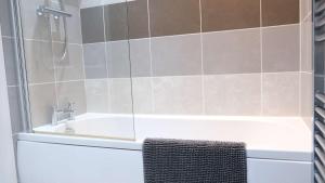 Spacious 4 Bedroom Home with Garden in Bedford