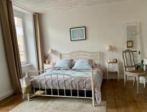 B&B / Chambres d'hotes Chambre d-hote Le CLOS LILAS : photos des chambres