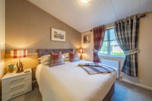 Antler Lodge - Meadows Retreat Lodge Park