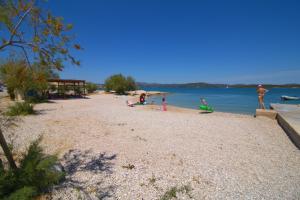 Apartman blizu plaže u Betini