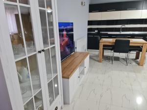 Edis Apartments-Cozy stay in the center