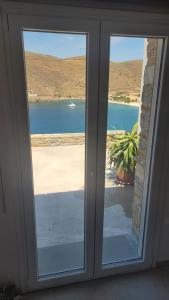 Vista del sole Kythnos