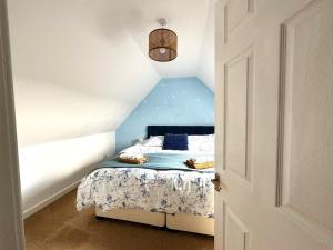 Fun family dog friendly Norfolk coast beach house