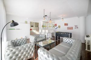 Spacious Private Villa up to 16 - Authentic Yaiza - Volcano, Timanfaya park, Bodega & South Beaches - Heated Pool - Game Room - Charcoal grill