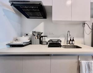 38 Park Ave Studio in IT Park with Netflix, Pool & Gym