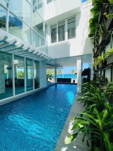 Ocean View Villa - 8 Bedrooms - In Great Location - Just 10M From The Beach