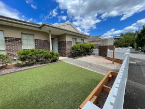 Entire Home with Yard, Perfect for Pets & You!