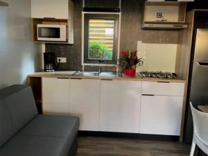 Campings Camping 4 etoiles - Piscine - eeebgi : photos des chambres