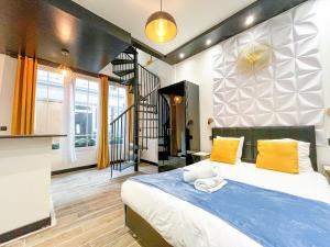 160 - Urban Fashion Week Paris Vuitton