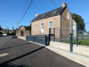 Maisons de vacances Gite Ty Jean : Maison 4 Chambres