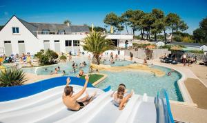 Campings Camping 5 etoiles - Parc aquatique - eeiaid : photos des chambres