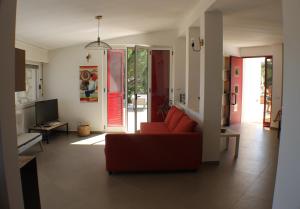 Villa vista mare, piscina e parco giochi