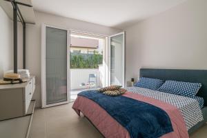 GuestHost - Flat 100m from Lake with Swimming Pool