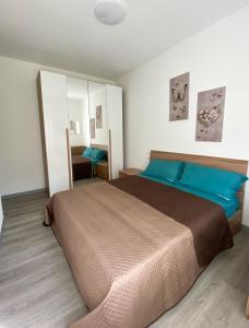 Dalia Lakefront Apartment