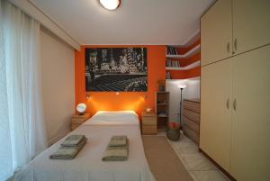 Summer Vacation Home in Vouliagmeni for 4 by Filos Inc