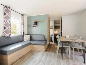 Campings Camping 4 etoiles - Piscine - efceih : photos des chambres