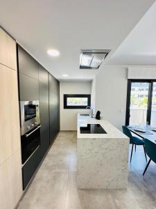 Beleef Spanje new luxury apartment with sea view