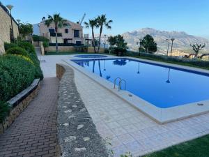 Cozy apartments with pool and sea views