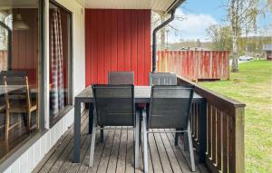 2 Bedroom Beautiful Home In Degeberga