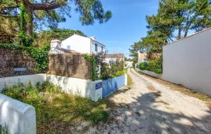 1 Bedroom Cozy Home In Lépine