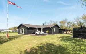 3 Bedroom Cozy Home In Vinderup