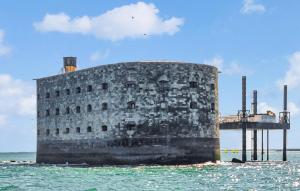 Appartements Awesome Apartment In Saint-Georges-De-Didon : photos des chambres