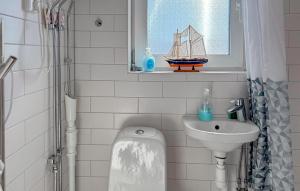 1 Bedroom Awesome Home In Kungshamn