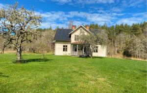 3 Bedroom Gorgeous Home In Mörlunda