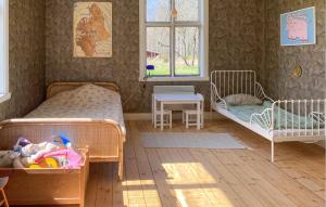 3 Bedroom Gorgeous Home In Mörlunda