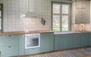 3 Bedroom Gorgeous Home In Mörlunda