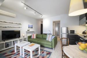 Elegant Design Stay in Koukaki