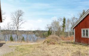 Lovely Home In Rimforsa With Lake View