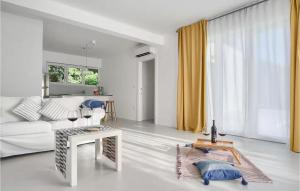 Gorgeous Home In Fazana