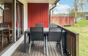 2 Bedroom Beautiful Home In Degeberga