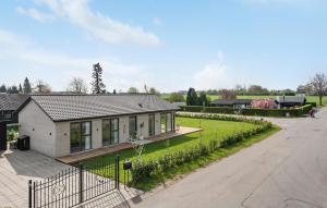 Cozy Home In Strøby With Wifi