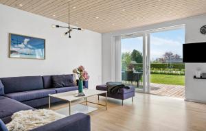 Cozy Home In Strøby With Wifi