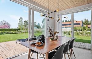 Cozy Home In Strøby With Wifi