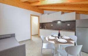 Nice Apartment In Peschiera Del Garda