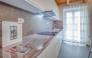Nice Apartment In Peschiera Del Garda