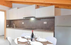 Nice Apartment In Peschiera Del Garda