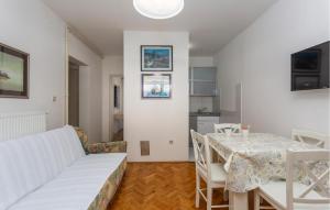 1 Bedroom Nice Apartment In Malinska