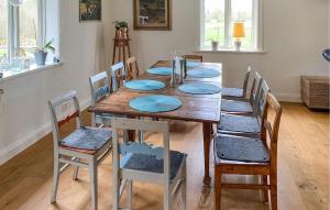 Gorgeous Home In Kättilstorp With Wifi