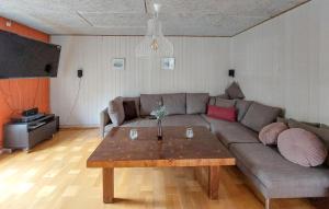 Cozy Apartment In Åsljunga With Sauna